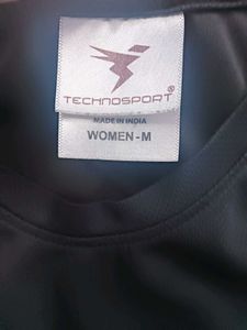 sporty top / gym wear