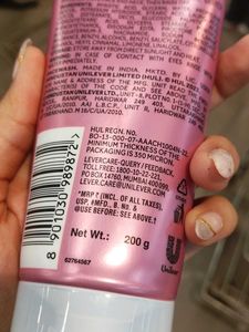 Pond&#39;s Bright Beauty Facewash
