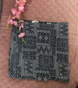 H&amp;M Patterned Mini Skirt Size: 28-30