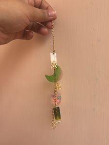 Five charms Resin bracelet