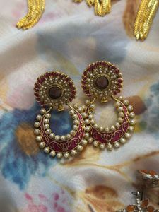 Elegant Black And Red Stone Earrings