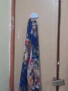 Floral Print Scarf - Light &amp; Airy