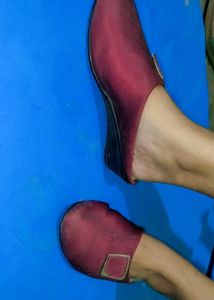 Grey Flat Slipper And Marron Jutti (Combo)