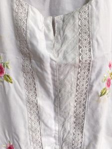 🤍💗A Pretty White Kurta With Pant Set