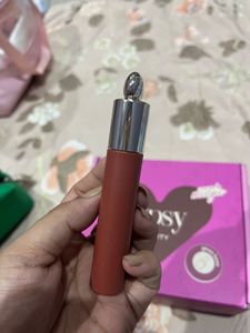 RARE BEAUTY TINTED LIP OIL