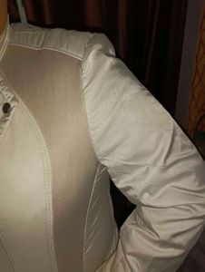 White Stylish Jacket 🧥