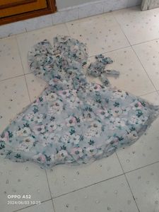 Baby Grirl Frok With Bows..