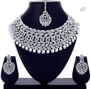 Jewellery Set With Maang Tika