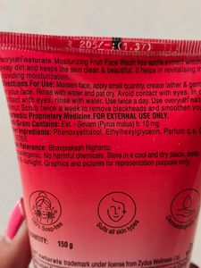 Everyuth Naturals Face Wash