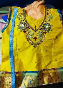 Pattu Pavadai  Sattai