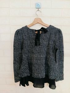 Chic Black &amp; White Top