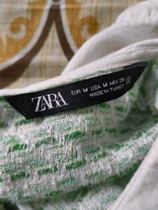 White Zara Top With green Houndstooth Pattern.