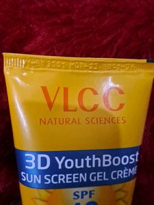 VLCC 3D Youth Boost SPF 40 +++ Sunscreen Gel Creme