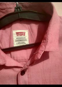 Levi&#39;s Shirt 👕 Chest 42 Inch