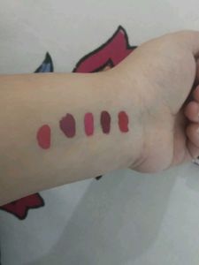 Set Of 5 lipsticks combo 500 rs