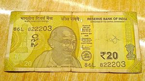 20 Rupee Note With Fancy Number 222