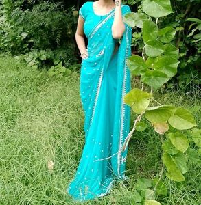 Beautiful Y2k Saree With Stiched Blouse