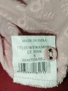 Avaasa Pink Colored Beautiful Versatile Kurti