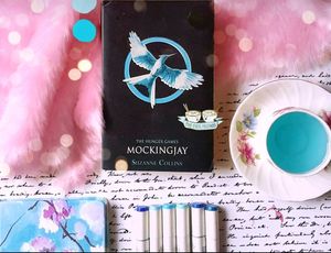 Hunger Games Mockingjay book- Suzanne Collins