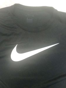 Nike T-shirt