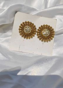 Vintage Gold Tone Rhinestone Earrings