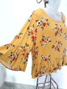 Floral Ruffle Hem Top