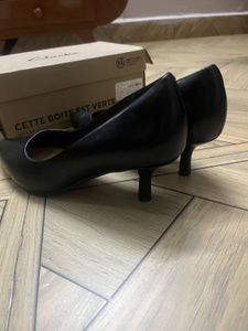 Authentic Clarks Leather Pumps Heel