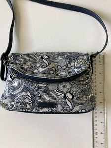 Sakroots Artist Circle Crossbody Bag