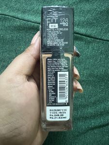 126 Maybelline Fit Me Matte+Poreless Foundation