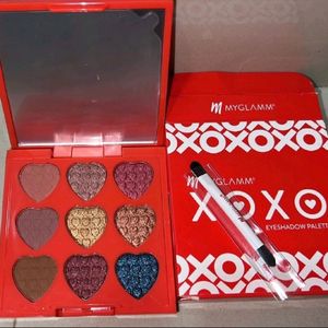 myglamm xoxo eyeshadow palette