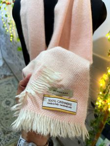 Burberry Cashmere/Pashmina Scarf 😍