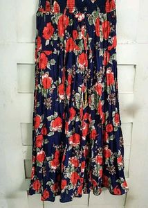 ✨ Chic & Flowy Long Skirt 🌹💙