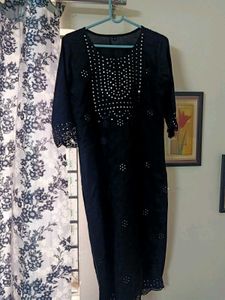 Women&#39;s Black Mirror Design Kurti &amp; Red Legging