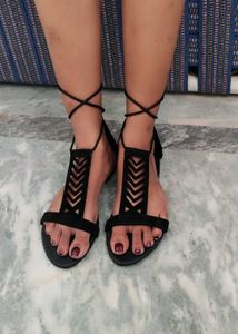 Chic Black Gladiator Sandals