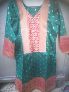 Elegant Green &amp;Red KurtaPant Set