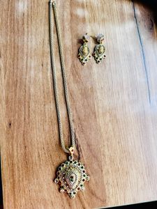 Elegant Necklace &amp; Earring Set