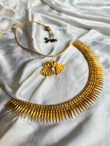 Golden Jewellery Set