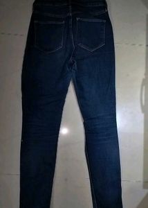 H&amp;M Dark Wash Denim jeans 👖✨