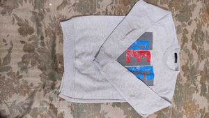 grey sweatshirt