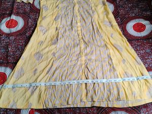 Beautiful Yellow Printed Kurti in Good Condition