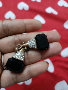&#34;Classic Black And Gold Sparkle Earrings&#34;✨💫✨