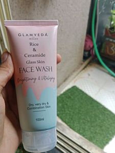 Glamveda Rice & Ceramide Facewash