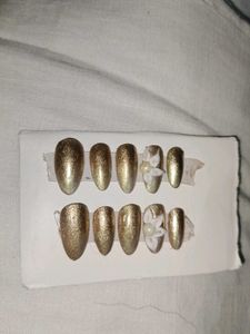 Press on nails