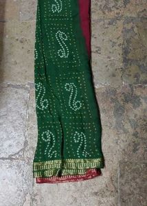 Green &amp; Maroon Bandhani Dupatta