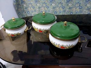 Vintage Enamelware Pot Set