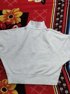 Cozy off white Pullover Sweatshirt