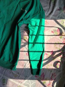 Green sweatshirt for women