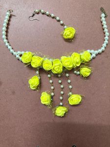Jewellery Set for Haldi /Mehendi (Earrings , Bracelet , Necklace, Maang Tika)