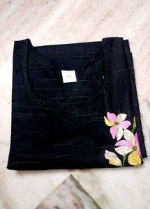 🐦‍⬛Embroidery Kurti