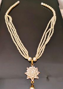 Elegant Pearl Flower Necklace